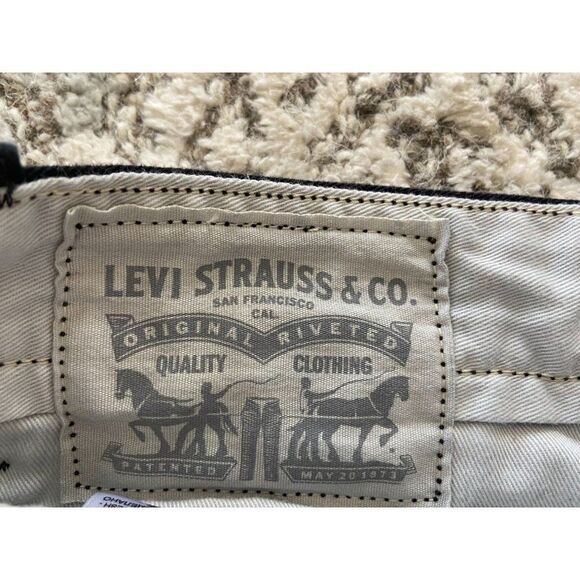 Levi Strauss and Co Black Cuffed Pants (38 x 32) - Picture 3 of 5
